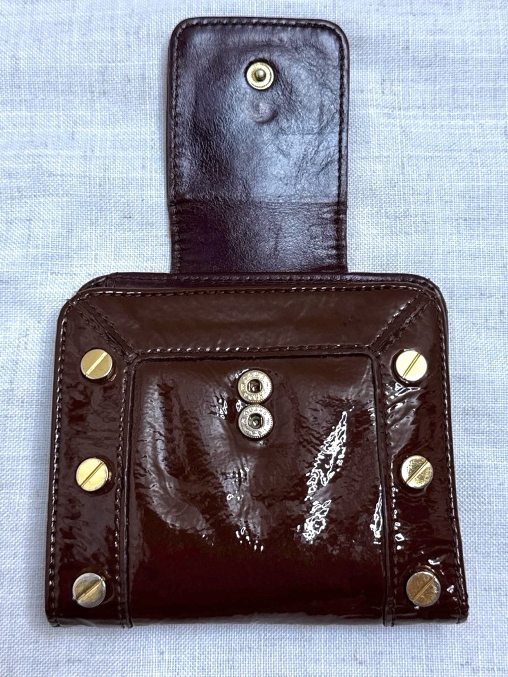 Tory Burch Patent Leather Logo Bifold Wallet Chocolate Brown Gold Hardware - Picture 3 of 11